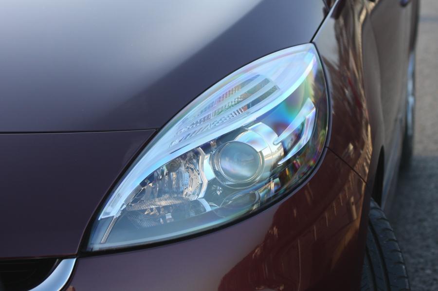 Детали экстерьера Renault Grand Scenic 2012 года  (фото 5 из 23)